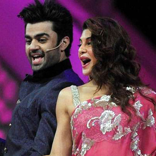 tv host manish paul see jacqueline in akward situation