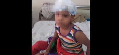 father abandon two daughters, when they reaches almost to death rescued by delhi cops 