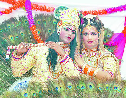 Krishna birthday celebrated, Gunje Jaykare