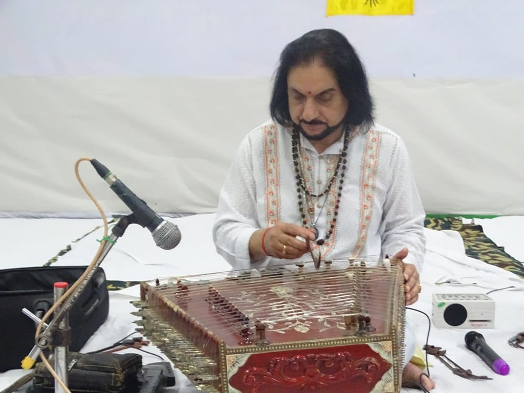 bhajan soporee talks about music instrument santoor.
