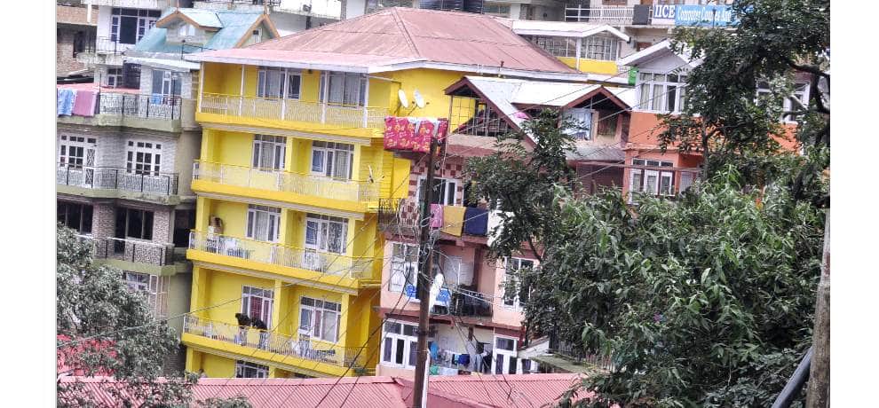 Man dies after falling from third-floor of Bollywood actress preity zinta mother home in shimla