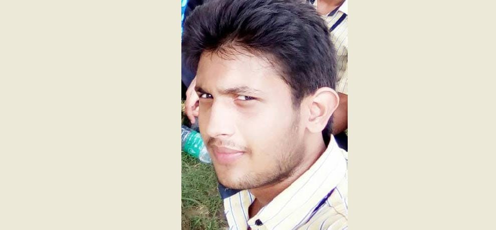 Before suicide varun send obscene pic and threat to girlfriend parents 