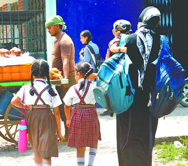 Children's childhood burden of heavy bags