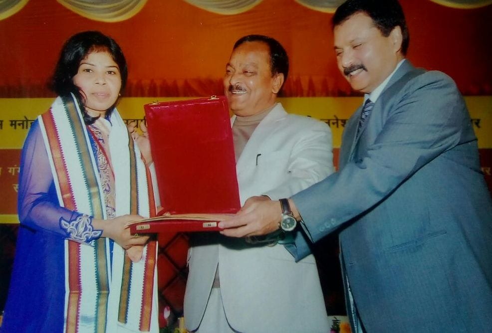 sabhee bhaee bahan hain raajy puraskaar se sammaanit