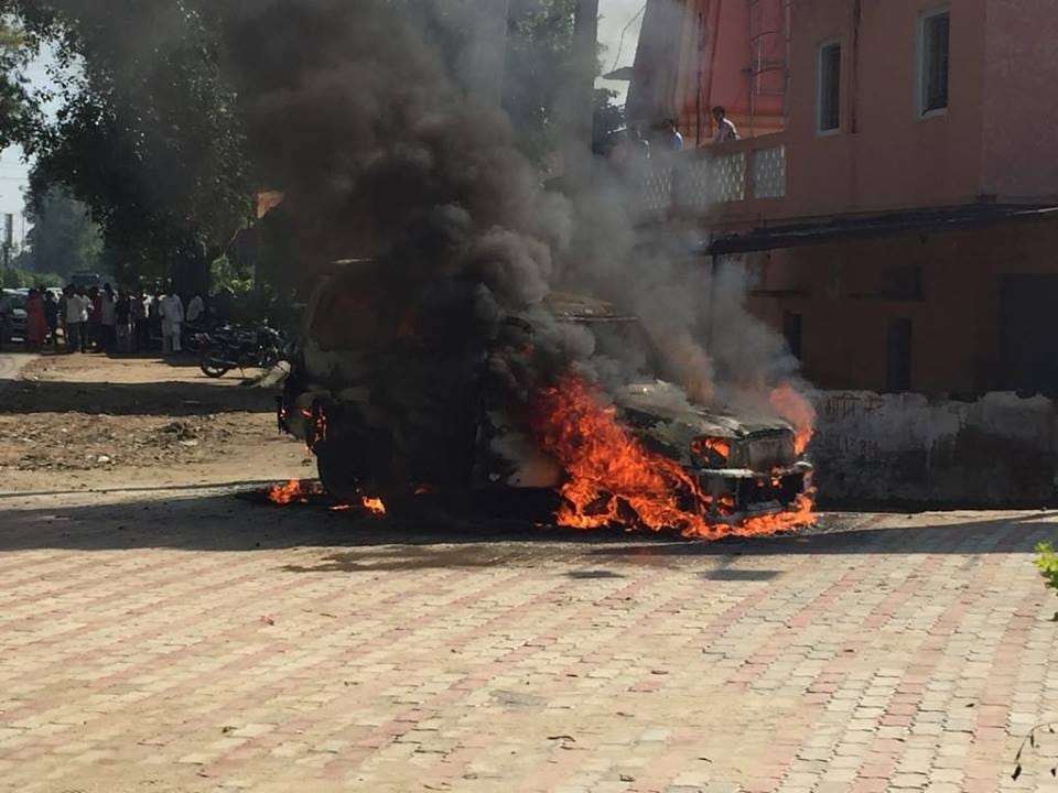 horrible fire in scorpio car standing outside petrol pump in radaur of yamunanagar