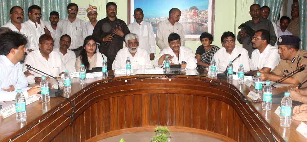Cabinet Minister Shivpal Yadav said central government not serious on flooding in East up