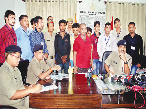 7 member of chain sneching gang arrested