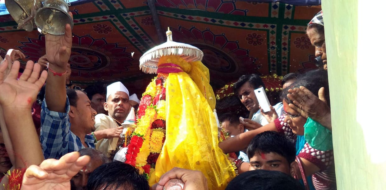 Maa Nanda arrived Bhenta.