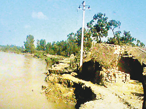 Black River's water-dampened, start offloading