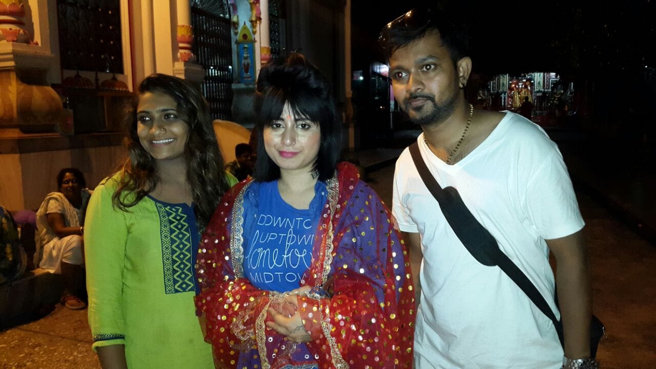 alisa went to shiva temple with husband.