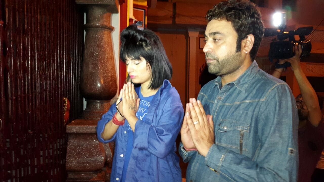 alisa went to shiva temple with husband.