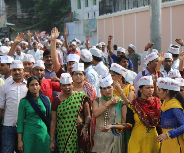 computer teacher protest at cm office