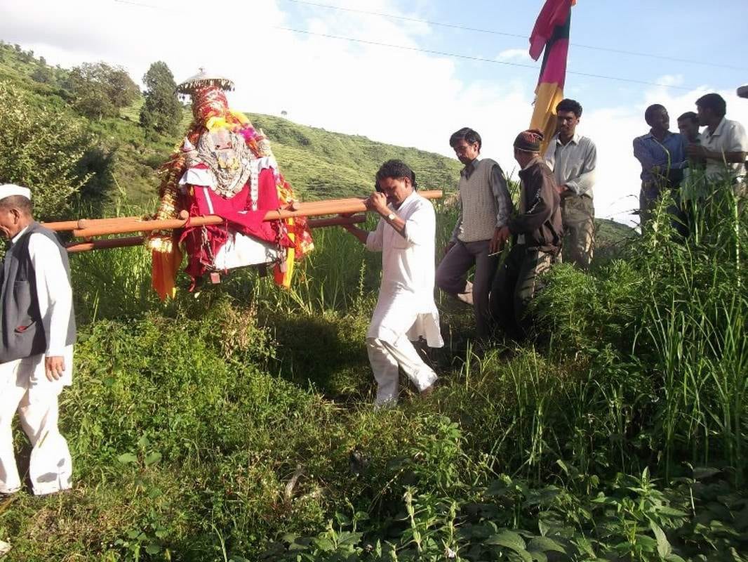 The mother-in-law entered Nanda.