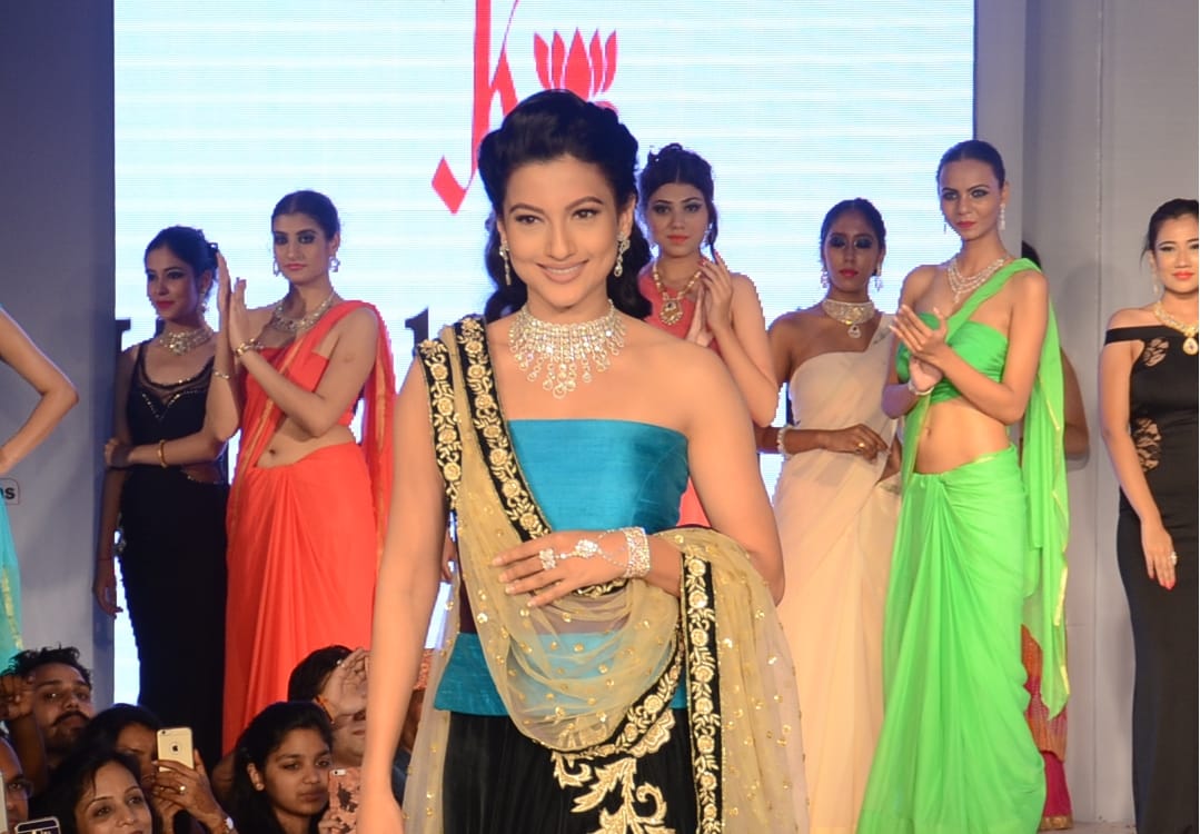 gauhar khan at dehradun fashion week