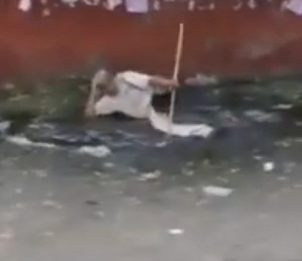 drunken ASI of haryana police fell down in mud on road, viral photos