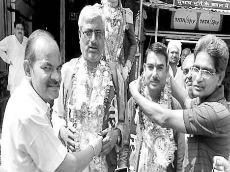 Farmers march to Delhi