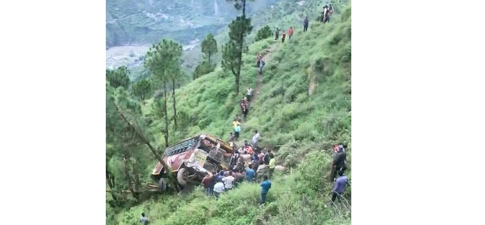 Bus accident in kullu 74 injured