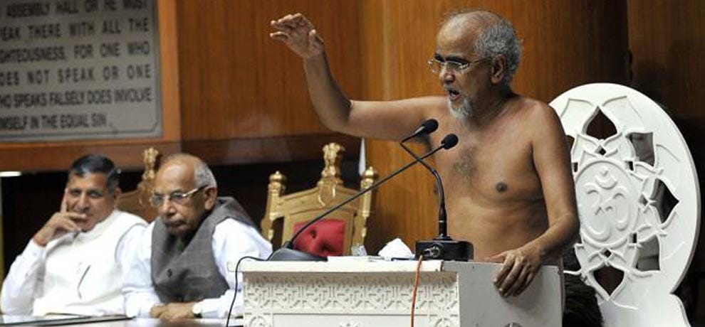 Know who is Jain Monk Tarin sagar.