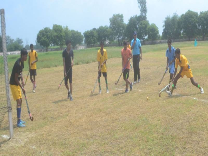 hokee pratiyogita mein ghut laee chaimpiyan