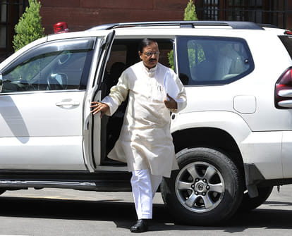 There are many controversy of Mahesh sharma
