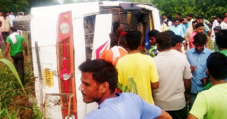 mini bus collission in abohar, 14 people injured, after listening accident news mother died