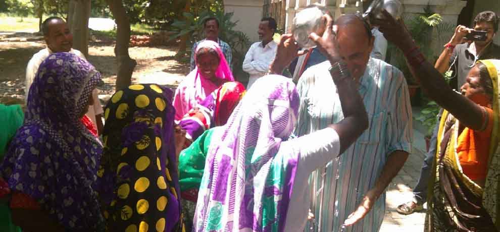 woman washed Mla in gorakhpur