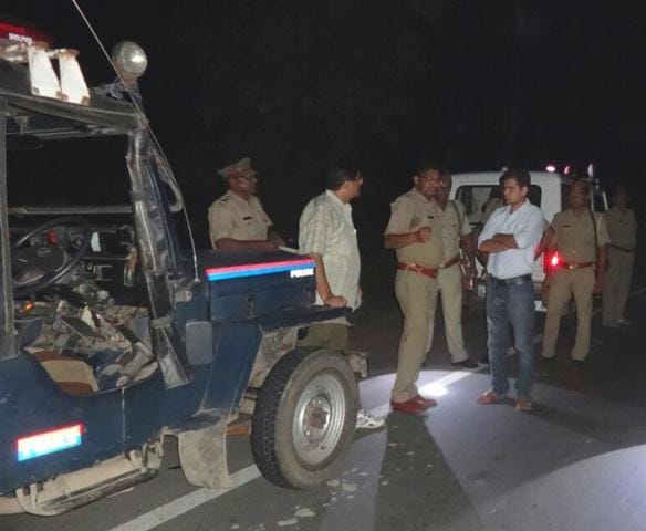 Police team raid for accoused of Bus Robbery