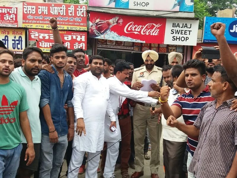 protest, batala protest, senitation worker protest, batala, amritsar