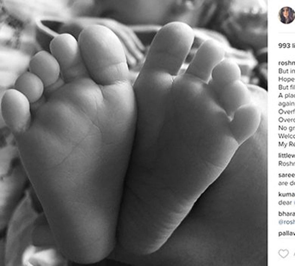 roshni chopra post first photo of her baby