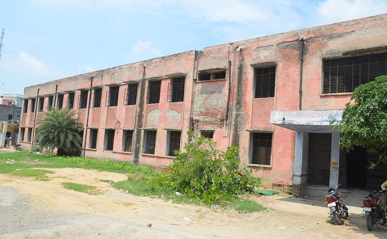 Dirty toilets, shabby building, that's old school state