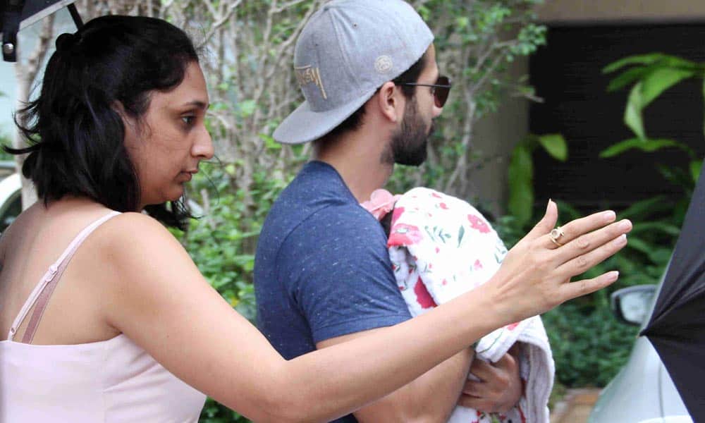 Shahid kapoor's new born daughter pictures