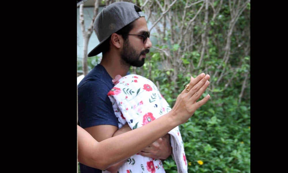 Shahid kapoor's new born daughter pictures