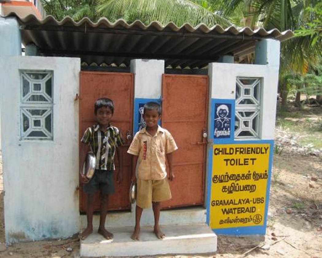 one lakh fine on who will not build toilet