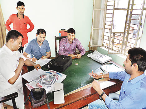 SP leader beaten to JE electricity department