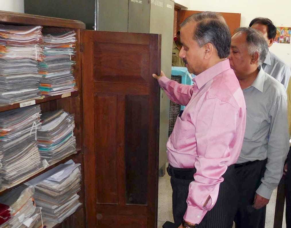 Collectorate building cracks and DM looking damp and angry