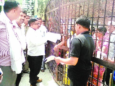 Villagers put the lock on the gate tehsil