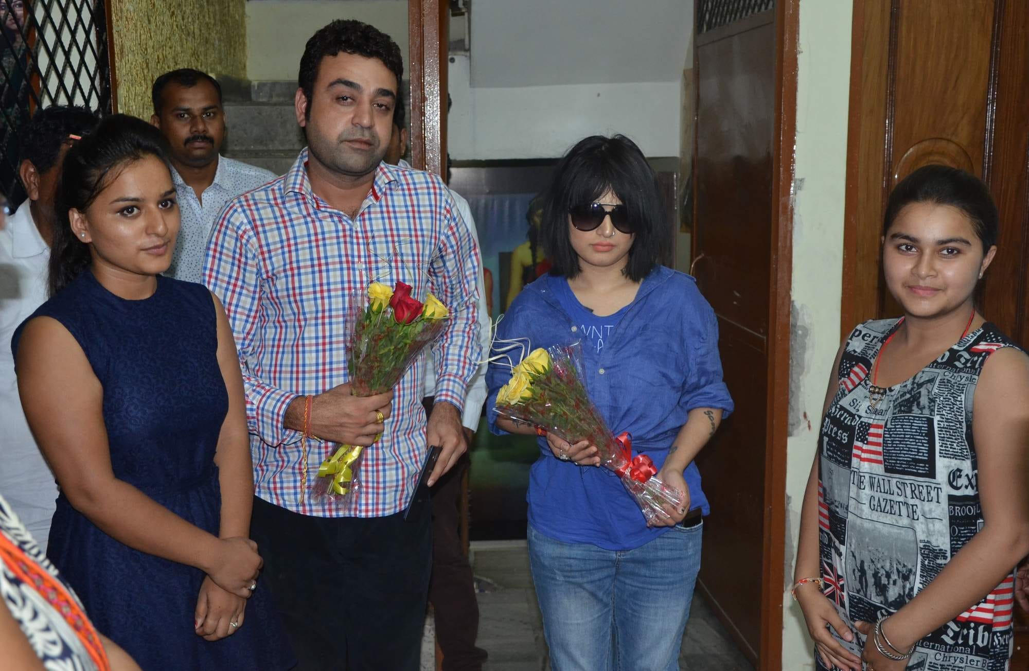 actress alisha said threat to husband.