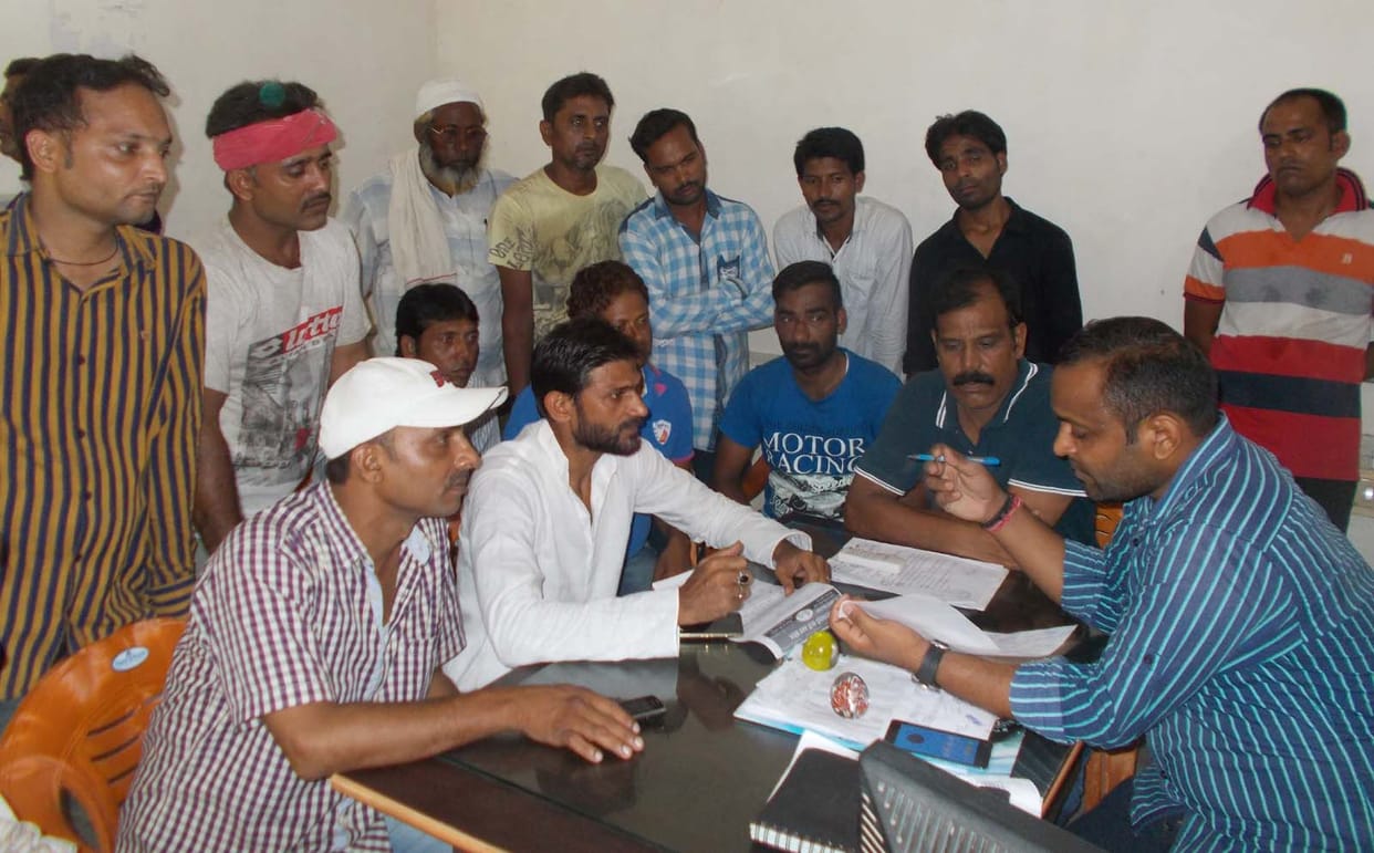 Anger against power cuts, the