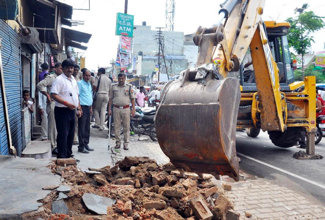 The campaign will run from today against encroachment in varanasi