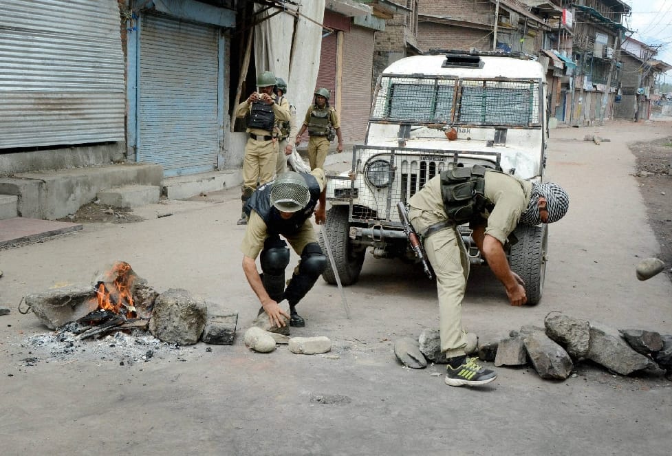 photo gallery of kashmir violence