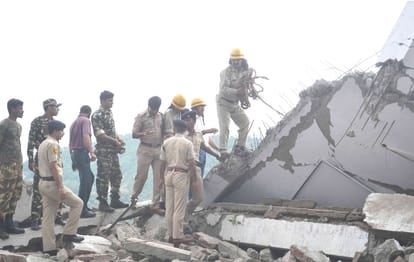 Private School building collapsed at Solan Kumarhatti road.