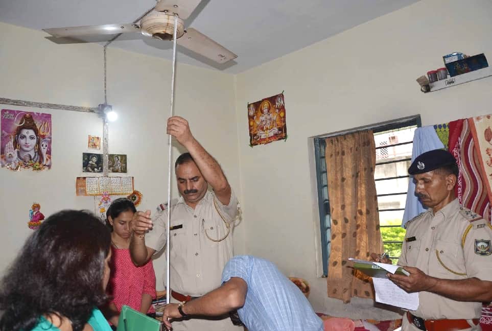 Bsc. Girl student Commit Suicide at Mandi College, live photos.