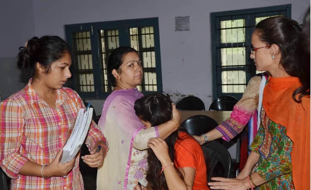 Bsc. Girl student Commit Suicide at Mandi College, live photos.