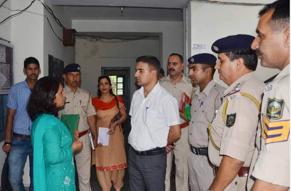 Bsc. Girl student Commit Suicide at Mandi College, live photos.