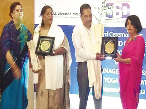 Nasser received the teacher award in Delhi