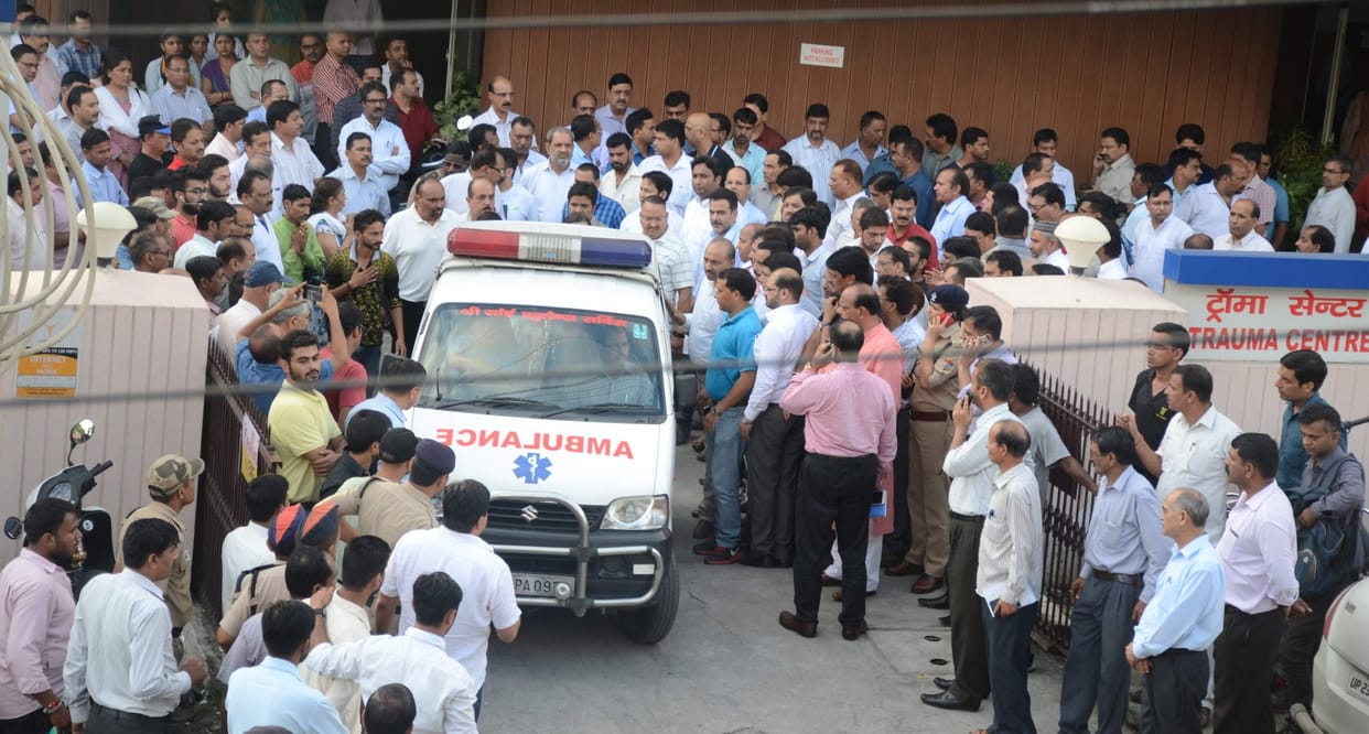 minister navprabhat only son died by heart attack.