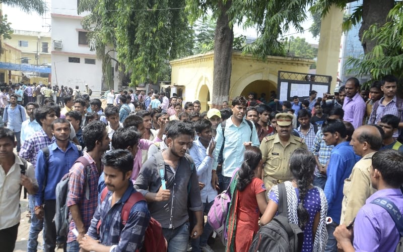 polytechnic students protest in lucknow