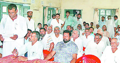 Sugar cane committee meeting to discuss conservation