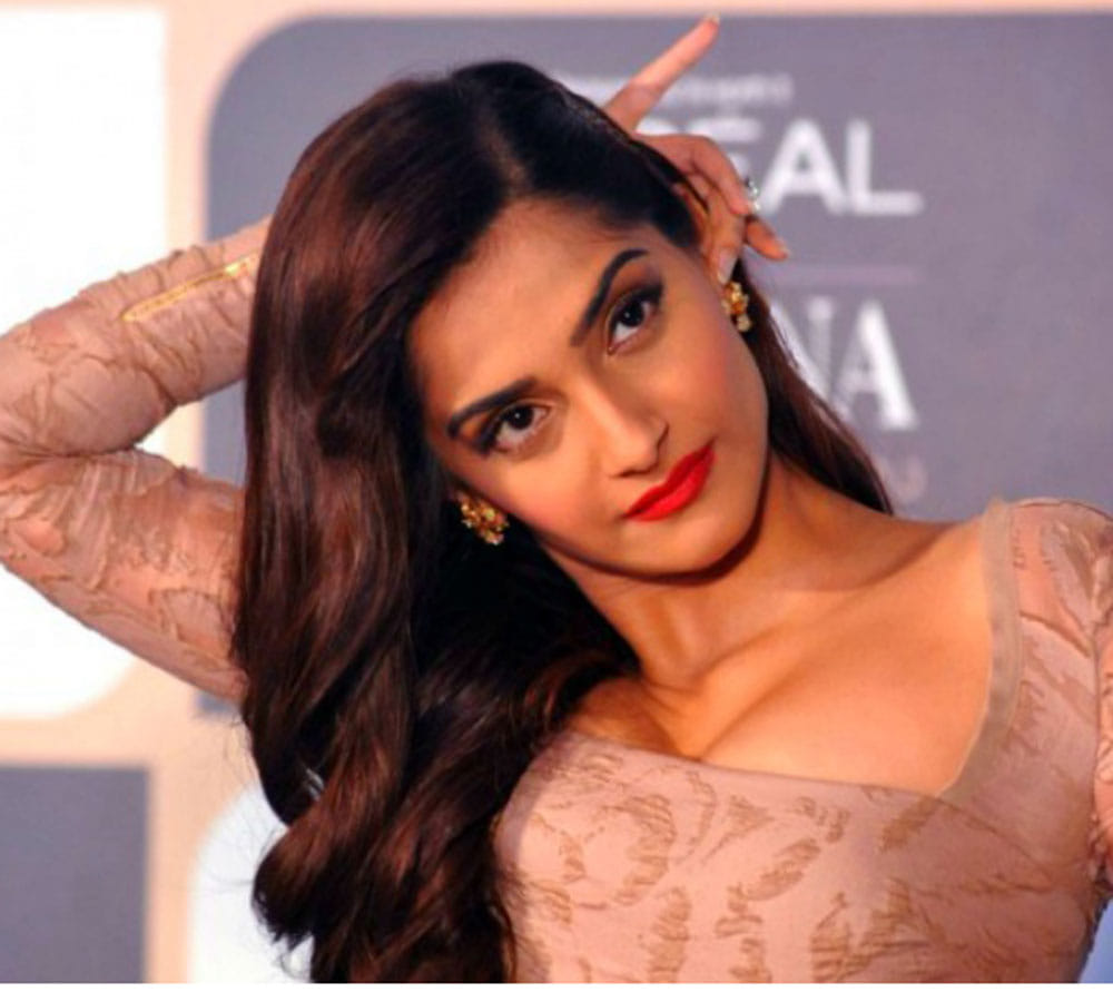 sonam kapoor dating a businessman anand ahooja
