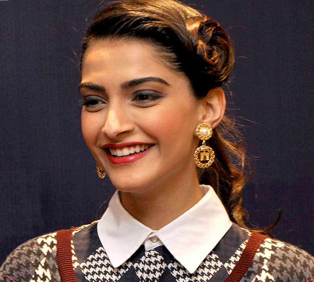 sonam kapoor dating a businessman anand ahooja